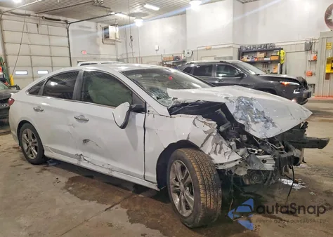 2018 Hyundai Sonata Sport z USA, uszkodzony, nr VIN 5NPE34AFXJH681182